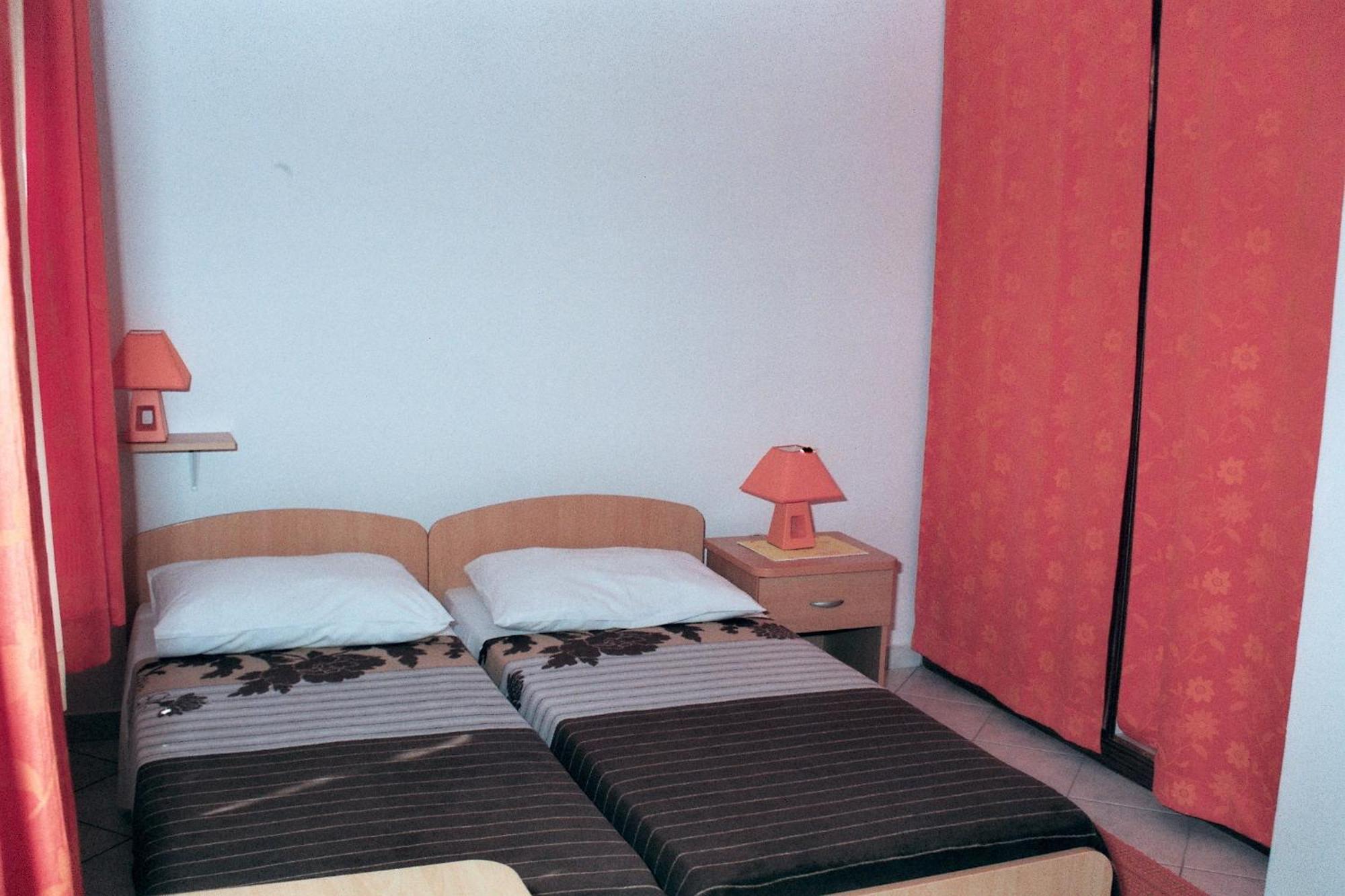 Hostel Amfora Фажана Экстерьер фото