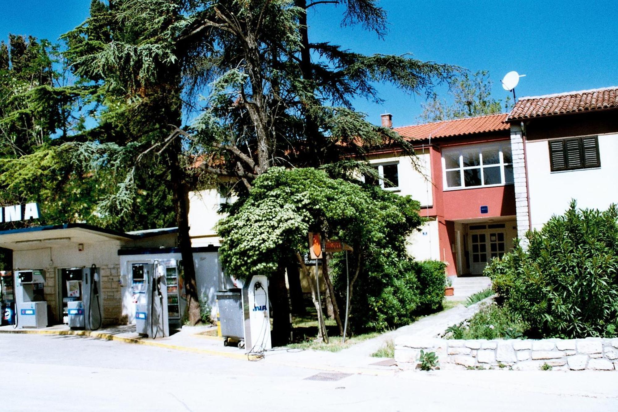 Hostel Amfora Фажана Экстерьер фото