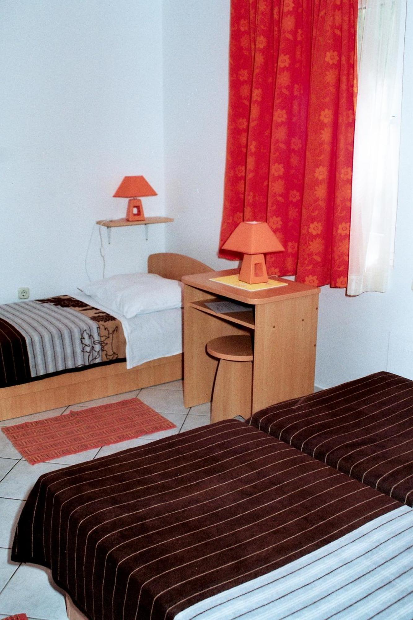 Hostel Amfora Фажана Экстерьер фото