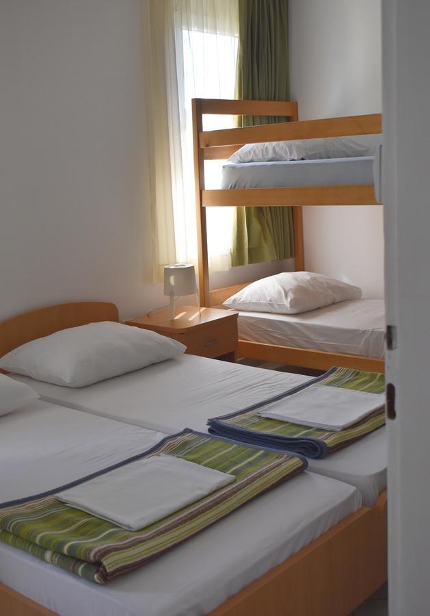 Hostel Amfora Фажана Экстерьер фото