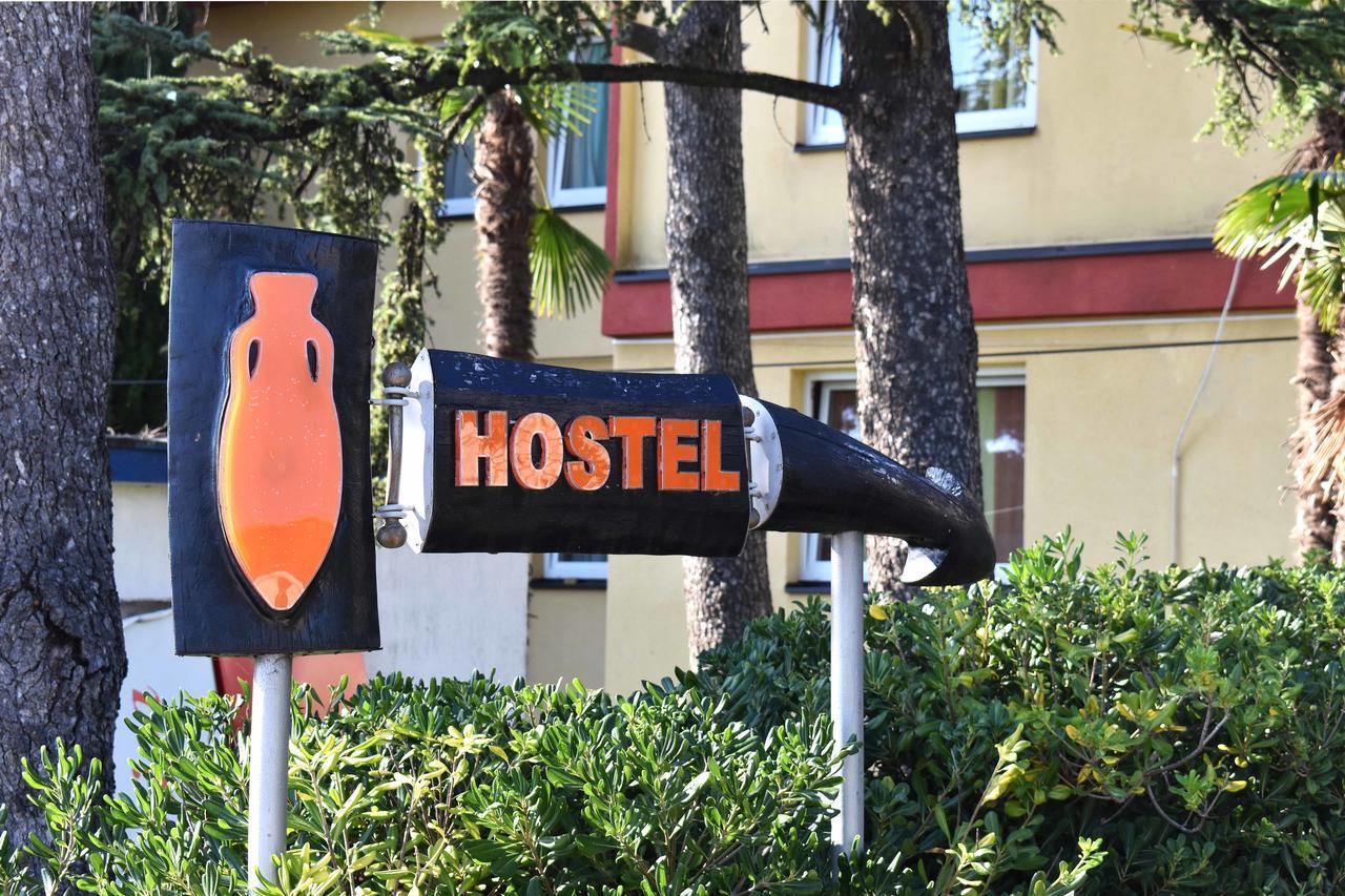 Hostel Amfora Фажана Экстерьер фото