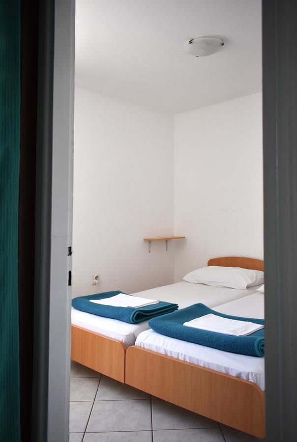 Hostel Amfora Фажана Экстерьер фото