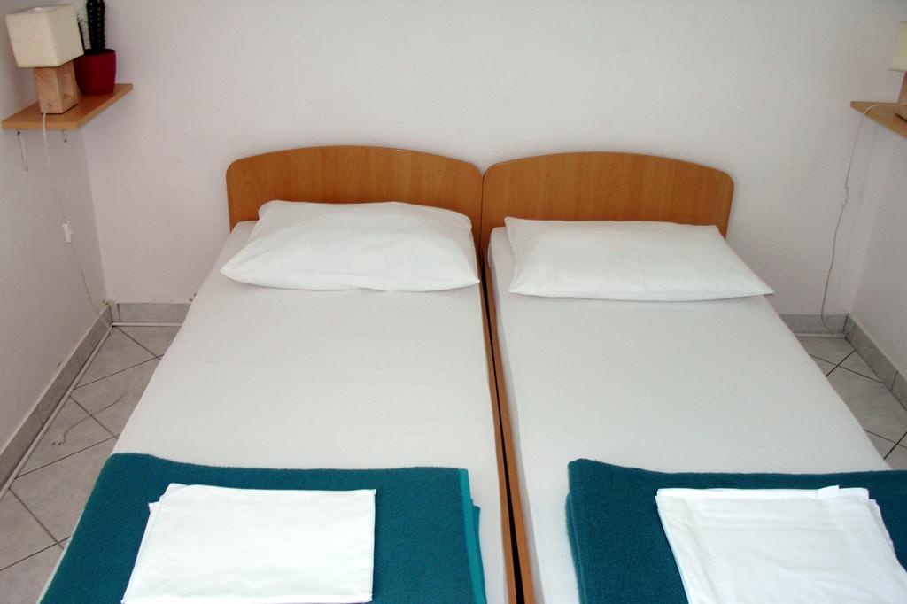 Hostel Amfora Фажана Экстерьер фото