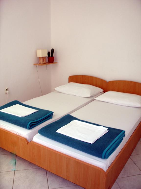 Hostel Amfora Фажана Экстерьер фото
