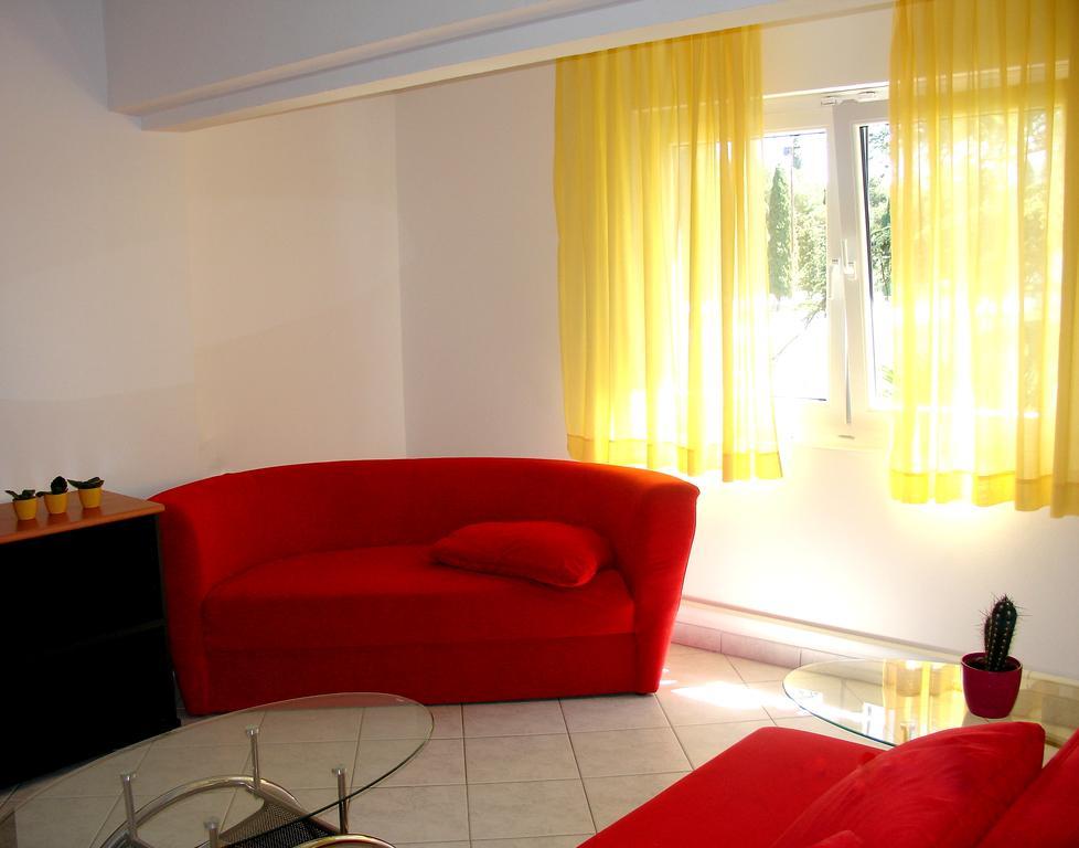 Hostel Amfora Фажана Экстерьер фото
